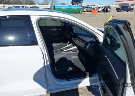 2024 Audi A3 Premium Plus 40 Tfsi Quattro S Tronic из США, поврежденный, VIN WAUHUDGY8RA138058